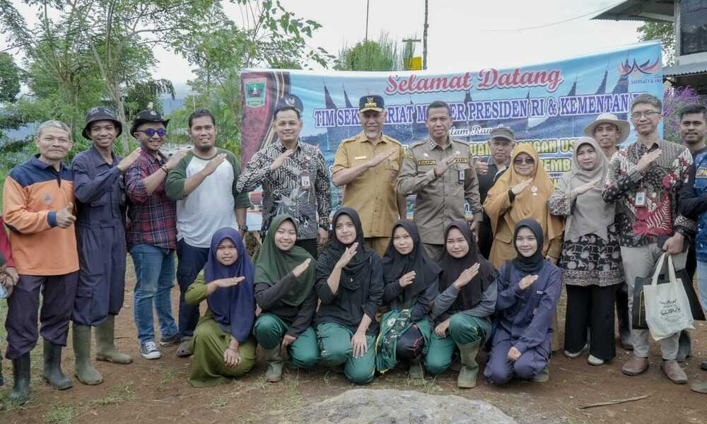 28 Gubernur Sumatera Barat, Mahyeldi Ansharullah dinyatakan lolos tahapan verifikasi administrasi oleh Tim Penilai Penghargaan Satyalancana Pembangunan dan Satyalancana Wira Karya tahun 2023.